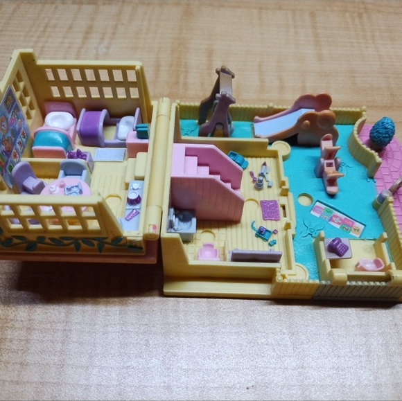 Vintage Polly Pocket 1994 Bluebird Nursery School House Playset - Picture 4 of 10